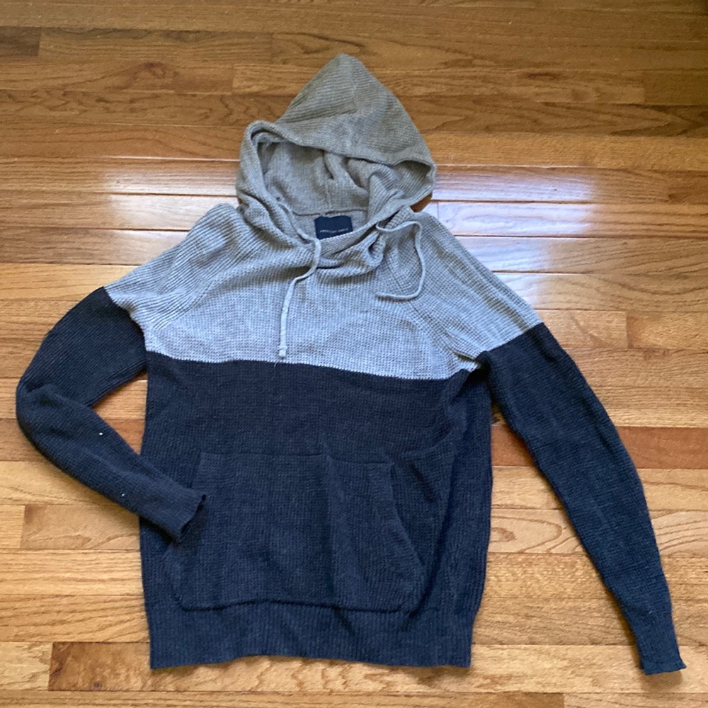 Men’s Two-Tone Hooded Sweater